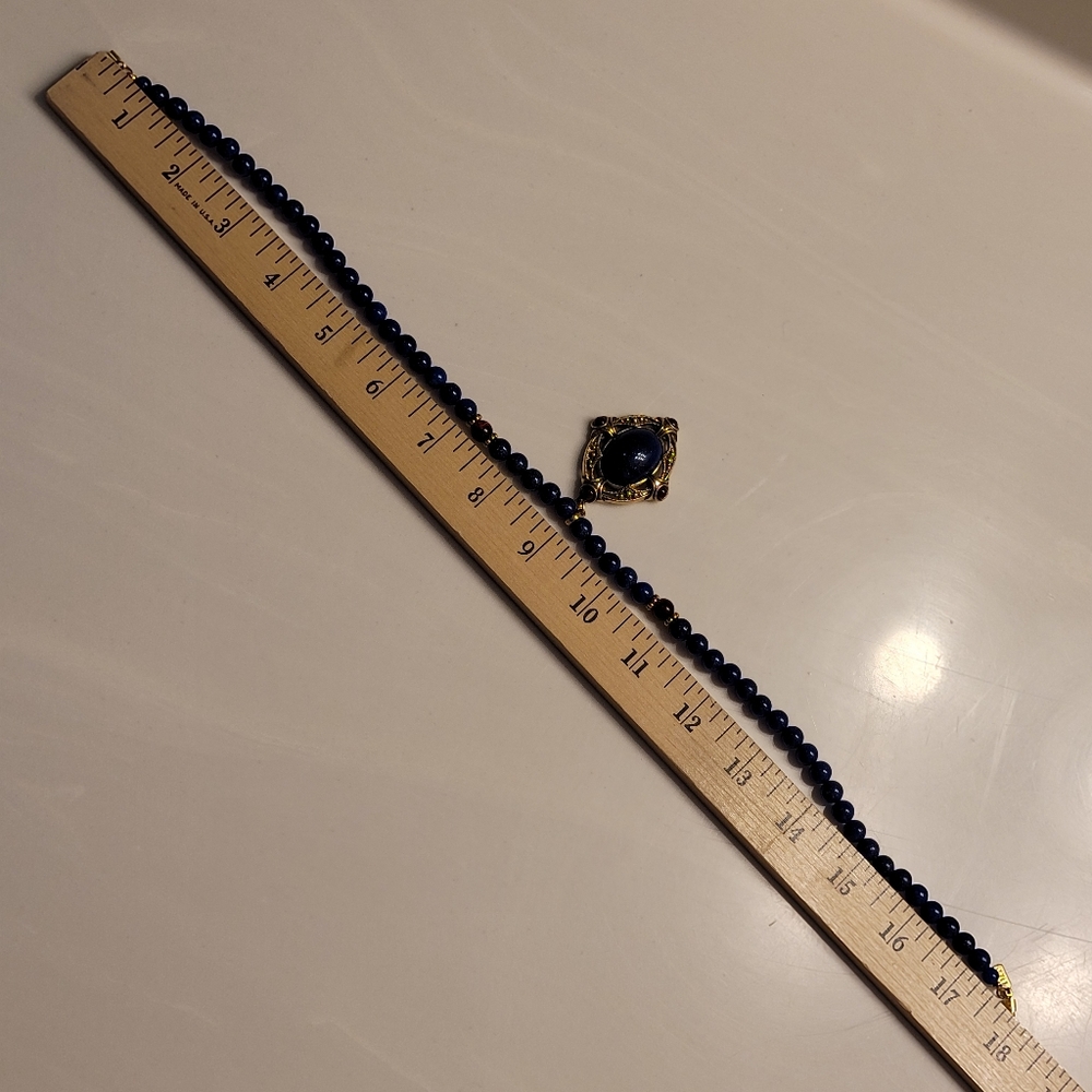 1928 Blue & Red Beaded Necklace Antiqued Gold-tone Sparkling Faux Lapis Pendant - Picture 6 of 15